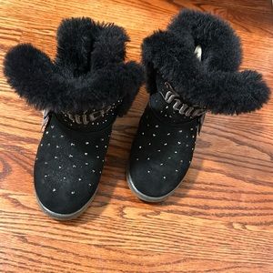 JUICY COUTURE Girls Black Faux Fur Boots with Gems and Bow - Sz. 1